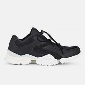 Reebok x Barneys collab women’s sneakers Run.r 96 men’s 6.5 women’s 8.5